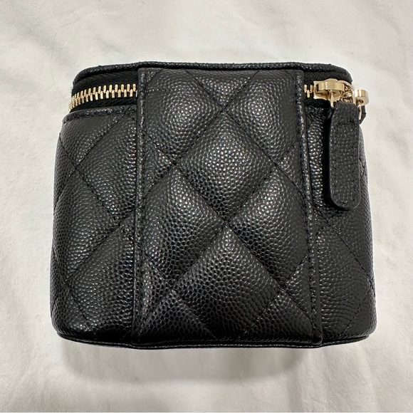 Chanel Caviar Square Mini Vanity Case with Chain - Picture 2 of 15